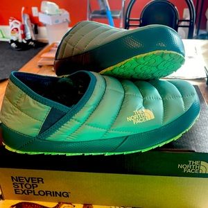 Brand new north face slippers!